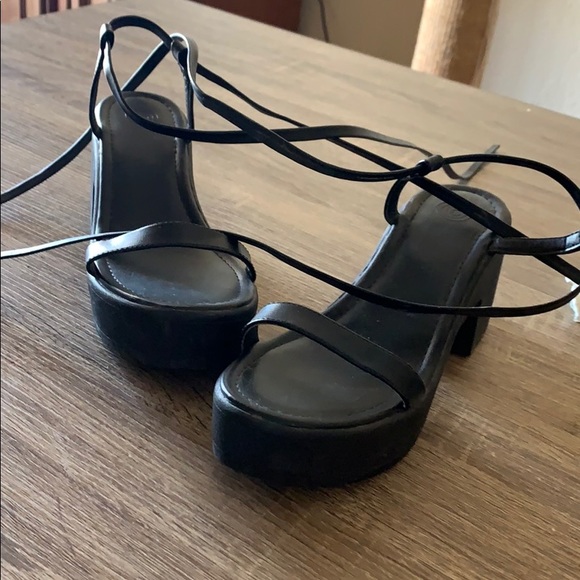 UO black platform lace up sandals - Picture 3 of 4